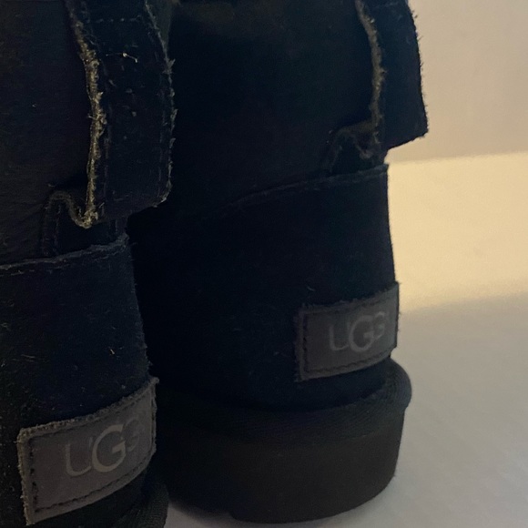 Black Short Ugg Boots - Picture 8 of 9